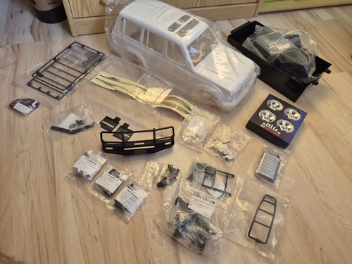 Toyota lc80 10 hardbody - toyota, 1/10